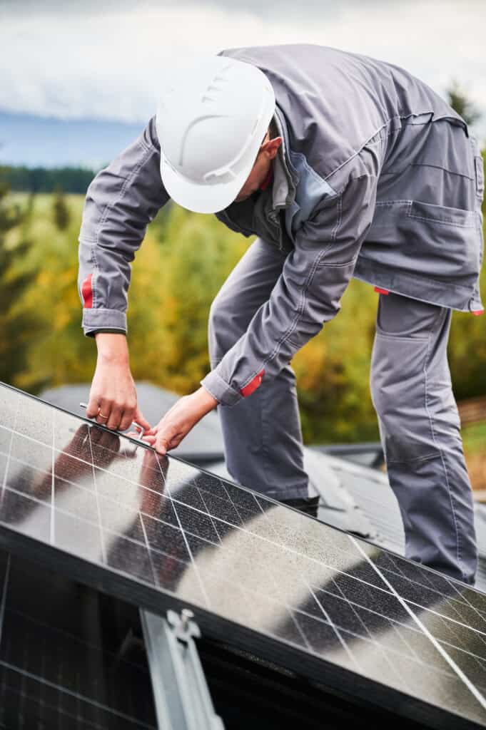 5 Common Solar Issues: How Can Solarfix Electrical Services Help With Solar Panel Repair in Austin?